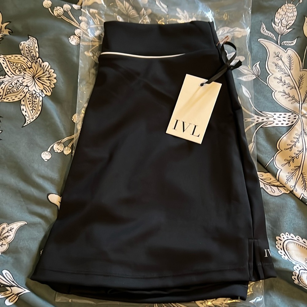NWT IVL Black High Rise Tennis Skort. Size 6